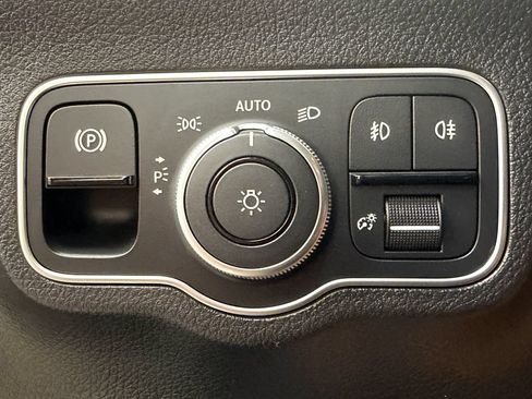 Used 2023 Mercedes-Benz GLA 250 image 27
