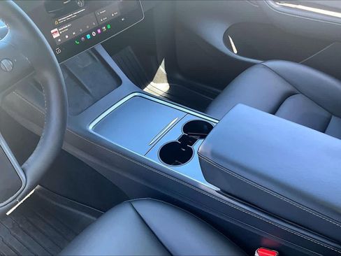 Used 2025 Tesla Model Y Long Range AWD/4WD image 16