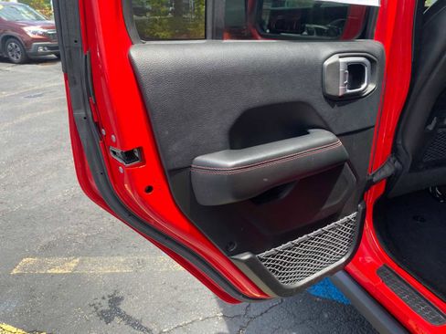 Used 2018 Jeep Wrangler Unlimited Rubicon AWD/4WD image 36