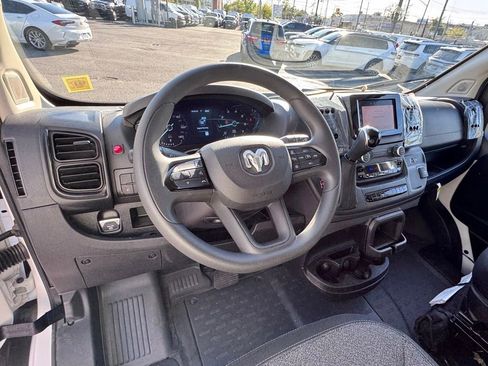 Used 2025 RAM ProMaster 2500 w/ Convenience Group FWD image 16