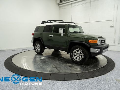 Used 2014 Toyota FJ Cruiser 4WD image 47