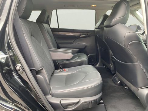 Used 2021 Toyota Highlander Platinum AWD/4WD image 12