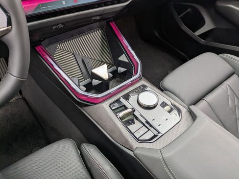 Used 2025 BMW X3 xDrive30i w/ Premium Package image 14