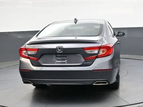 Used 2018 Honda Accord Sport image 4