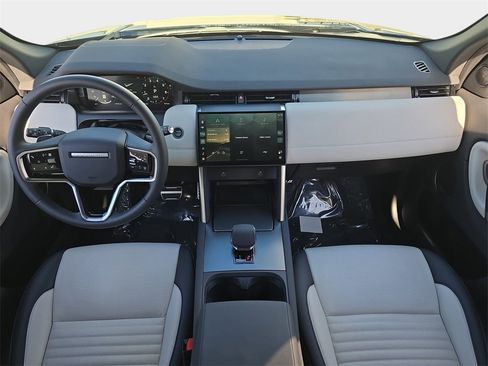 Certified 2025 Land Rover Discovery Sport Dynamic SE image 9