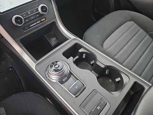 Used 2024 Ford Edge SE w/ Black Appearance Package image 23