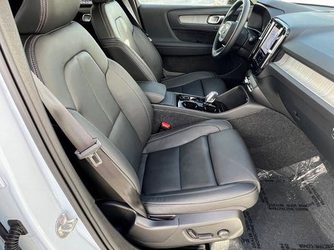 Certified 2026 Volvo XC40 B5 Plus w/ Protection Package Premier image 14