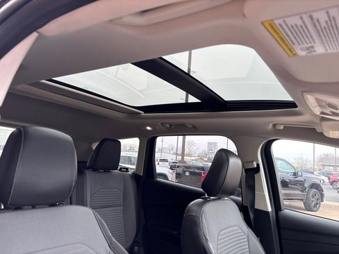 Used 2018 Ford Escape SE w/ SE Sport Appearance Package FWD image 8