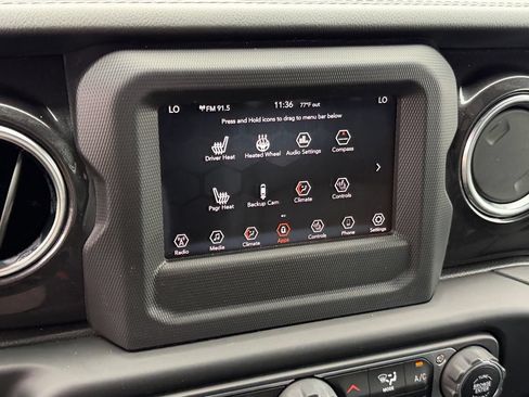 Used 2021 Jeep Wrangler Unlimited Sahara AWD/4WD image 21