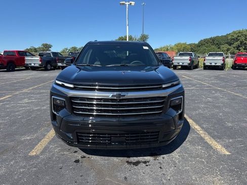 New 2026 Chevrolet Traverse High Country w/ LPO, Floor Liner Package image 2