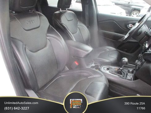 Used 2019 Jeep Cherokee Limited AWD/4WD image 10