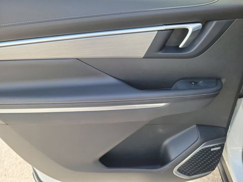 Used 2025 Buick Enclave Preferred AWD/4WD image 17