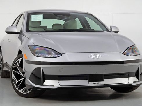 Used 2023 Hyundai Ioniq 6 SEL image 2