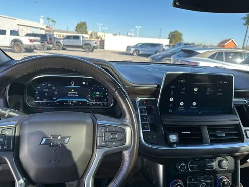 Used 2022 Chevrolet Suburban Z71 w/ Luxury Package image 8
