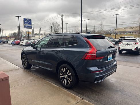 Used 2025 Volvo XC60 B5 Core image 3