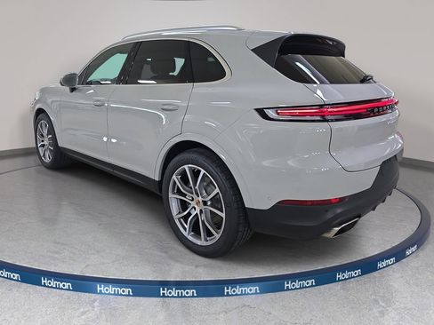 Used 2026 Porsche Cayenne AWD/4WD image 9