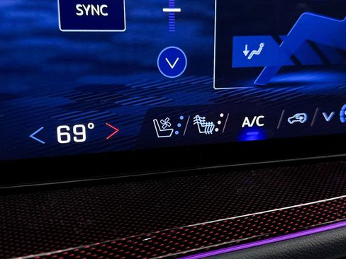 Used 2024 Chevrolet Traverse RS w/ LPO, Floor Liner Package image 28