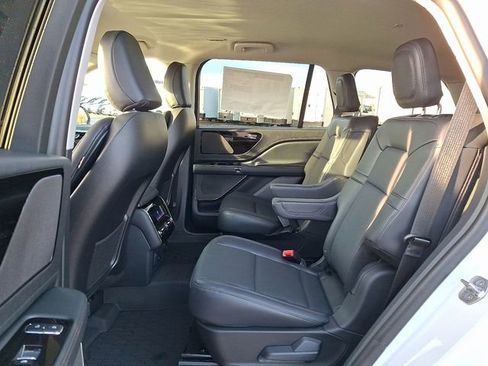 New 2026 Lincoln Aviator AWD w/ Jet Appearance Package image 5
