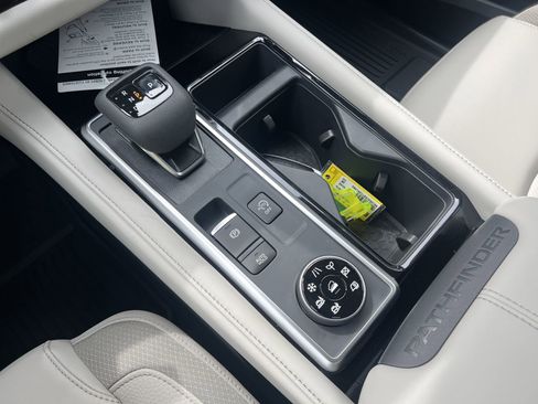 New 2026 Nissan Pathfinder SL AWD/4WD image 8