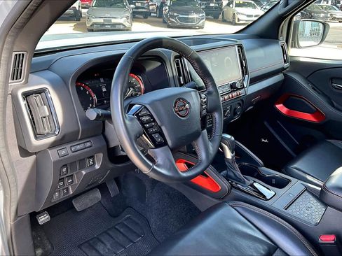 Used 2025 Nissan Frontier PRO-4X w/ Pro Premium Package image 18