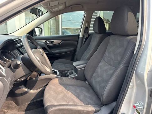 Used 2016 Nissan Rogue SV FWD image 11