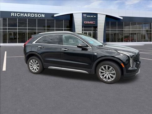 Used 2022 Cadillac XT4 Premium Luxury w/ Enhanced Visibility Package AWD/4WD image 10