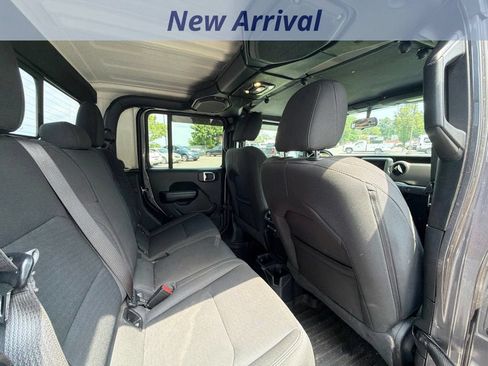 Used 2021 Jeep Gladiator Sport AWD/4WD image 9