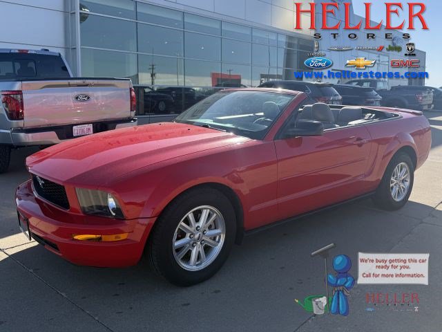 Used 2007 Ford Mustang Convertible RWD image 1