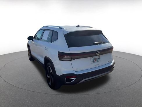 Used 2025 Volkswagen Taos SE image 11