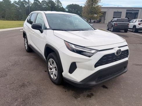 Used 2025 Toyota RAV4 LE FWD image 17