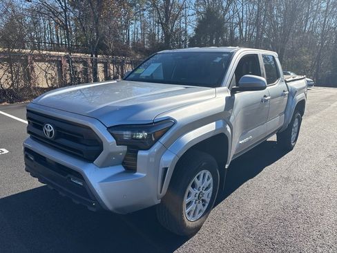 Used 2024 Toyota Tacoma SR5 image 4