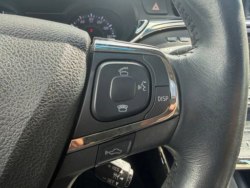 Used 2013 Toyota Avalon Limited w/ Technology Pkg FWD image 23