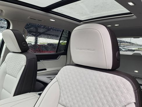 New 2026 GMC Acadia Denali w/ Super Cruise Package AWD/4WD image 17