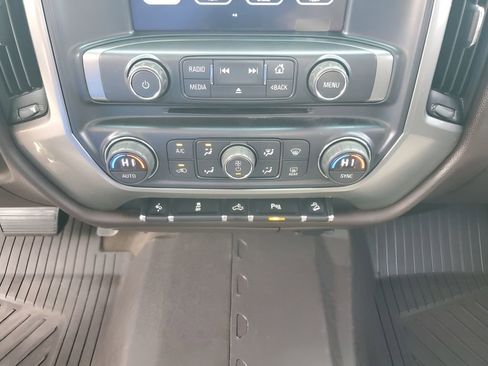 Used 2018 Chevrolet Silverado 1500 LT w/ All Star Edition image 39