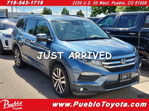 Used 2017 Honda Pilot Touring image 1