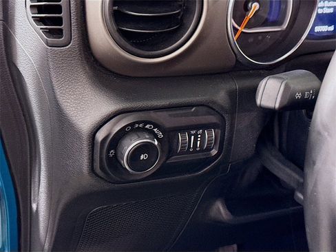 Used 2020 Jeep Wrangler Sport image 4