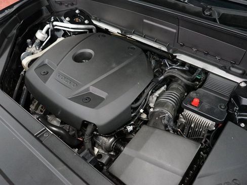 Used 2022 Volvo XC90 T6 Momentum image 48