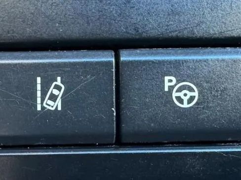 Used 2019 Ford F150 Lariat w/ Equipment Group 502A Luxury image 42