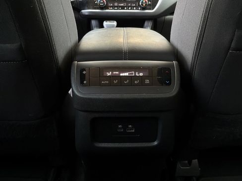 Used 2025 Nissan Pathfinder SV FWD image 14