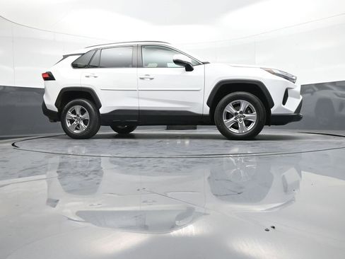 Certified 2022 Toyota RAV4 XLE image 30
