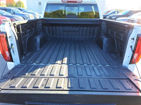 Used 2024 GMC Sierra 1500 SLT w/ SLT Premium Plus Package image 7