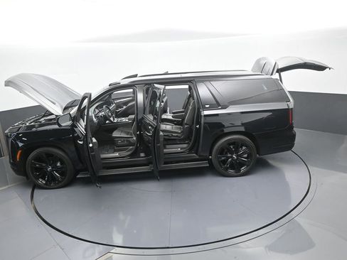Used 2025 Cadillac Escalade ESV Sport w/ Touring Package image 78