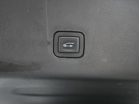 Used 2019 Chevrolet Traverse Premier w/ Redline Edition AWD/4WD image 12