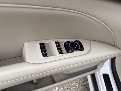 Used 2017 Lincoln MKZ Select w/ Select Plus Package AWD/4WD image 18