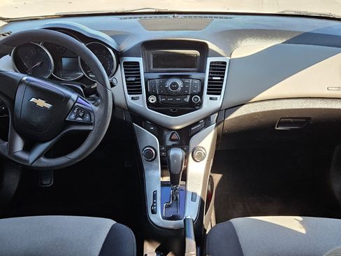 Used 2016 Chevrolet Cruze LS image 17