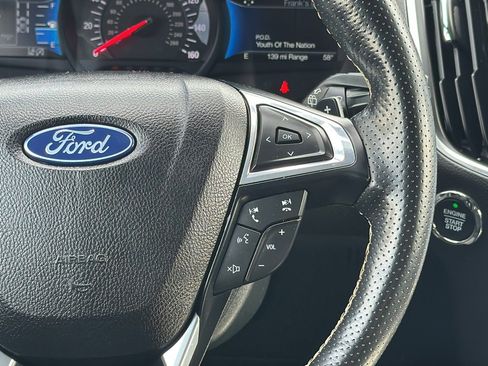 Certified 2022 Ford Edge ST image 9