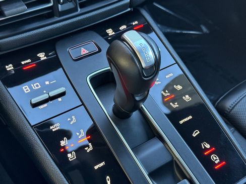 Certified 2024 Porsche Macan S AWD/4WD image 25