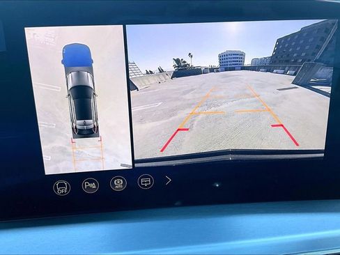 New 2026 Cadillac Lyriq Sport RWD image 27