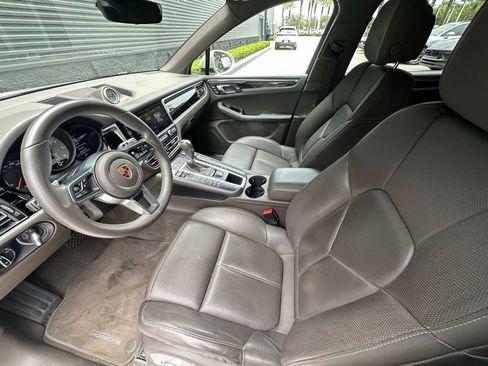Certified 2019 Porsche Macan S AWD/4WD image 4