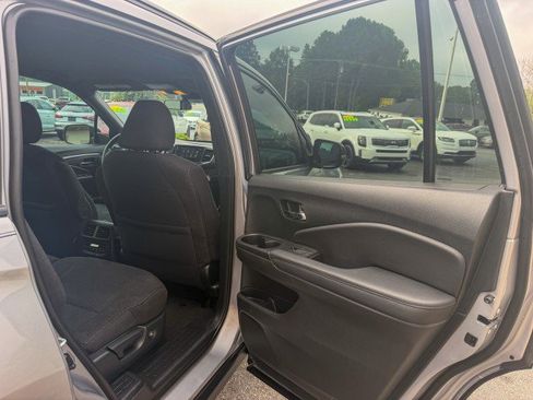 Used 2022 Honda Pilot Sport image 19